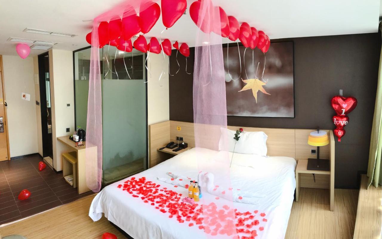 Iu Hotel Chongqing Jiefangbei מראה חיצוני תמונה