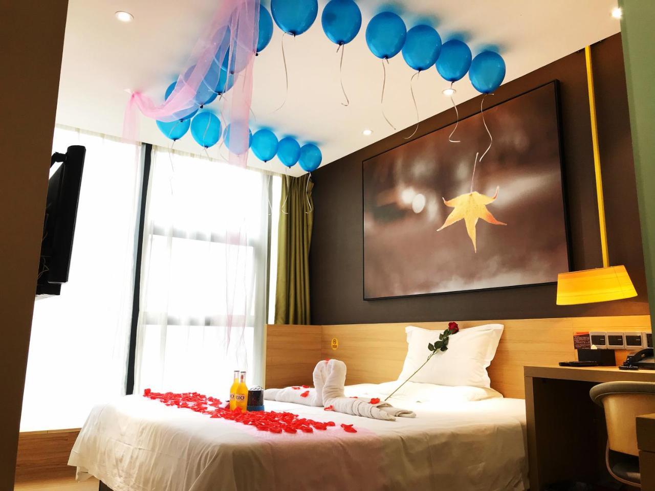 Iu Hotel Chongqing Jiefangbei מראה חיצוני תמונה