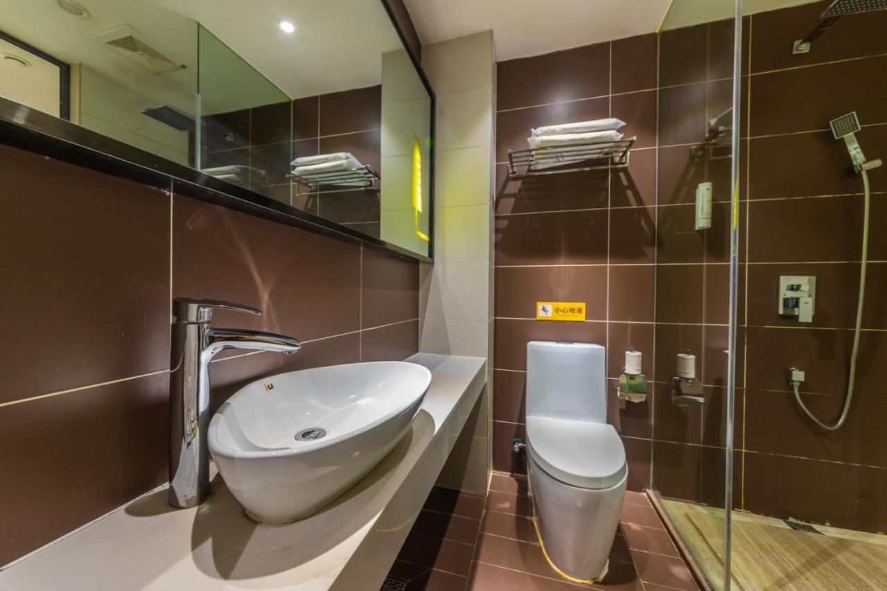 Iu Hotel Chongqing Jiefangbei מראה חיצוני תמונה